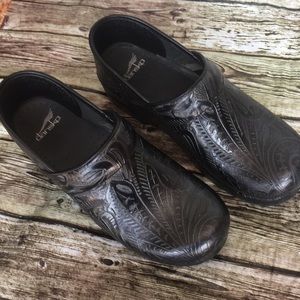 Dansko size 39 black tooled leather worn twice